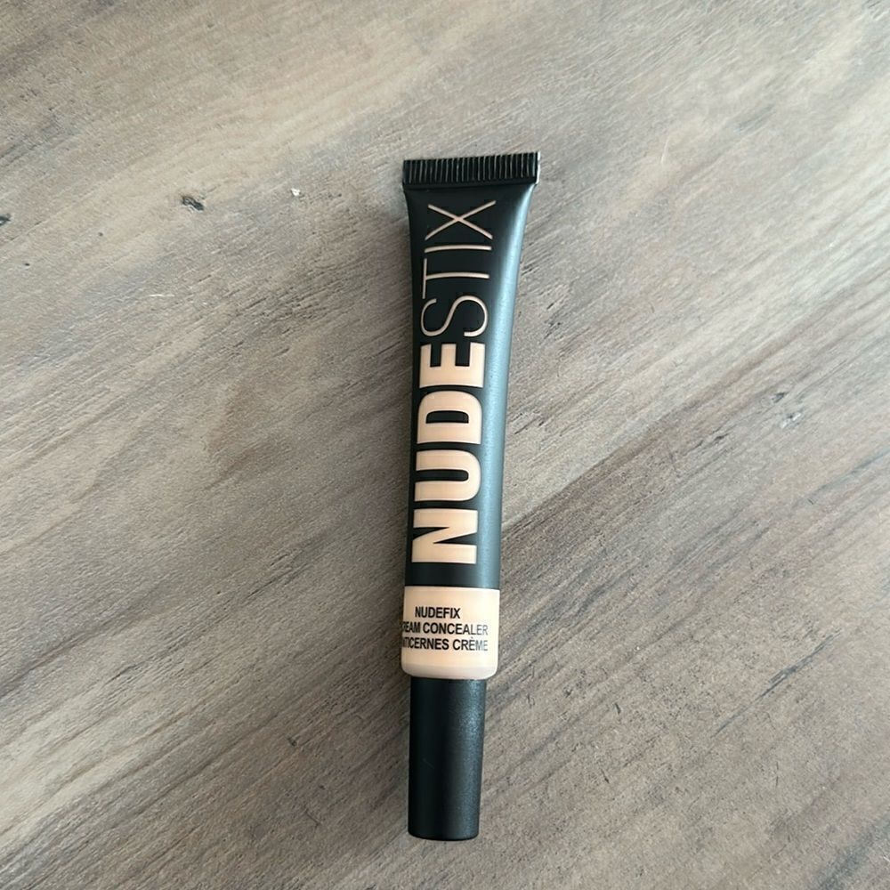 NUDESTIX - Nudefix Cream Concealer- Shade Nude 2- new without box